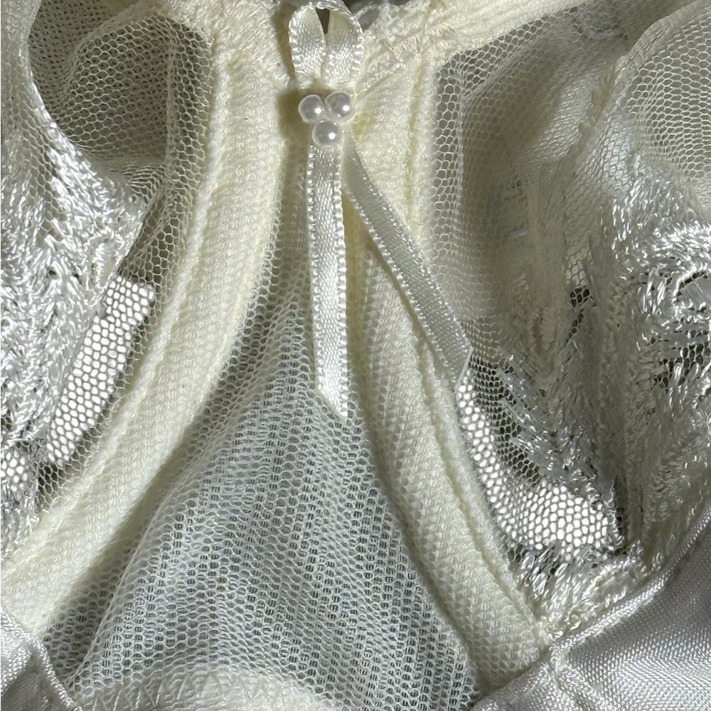 Wacoal Ivory Lace Embroidered Underwire Bra 38C - Picture 3 of 6